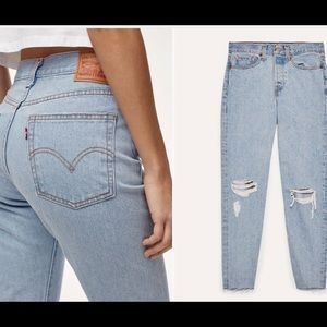 Levi’s Wedgie Kiss Off Denim